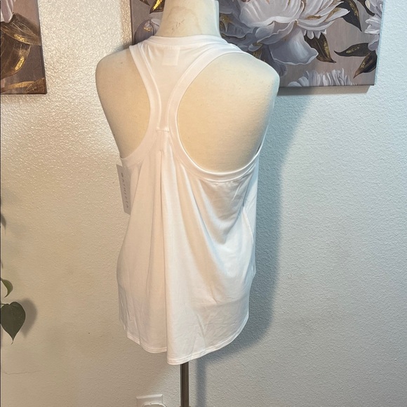 NWT Athleta Ease In Workout Top - Picture 3 of 7